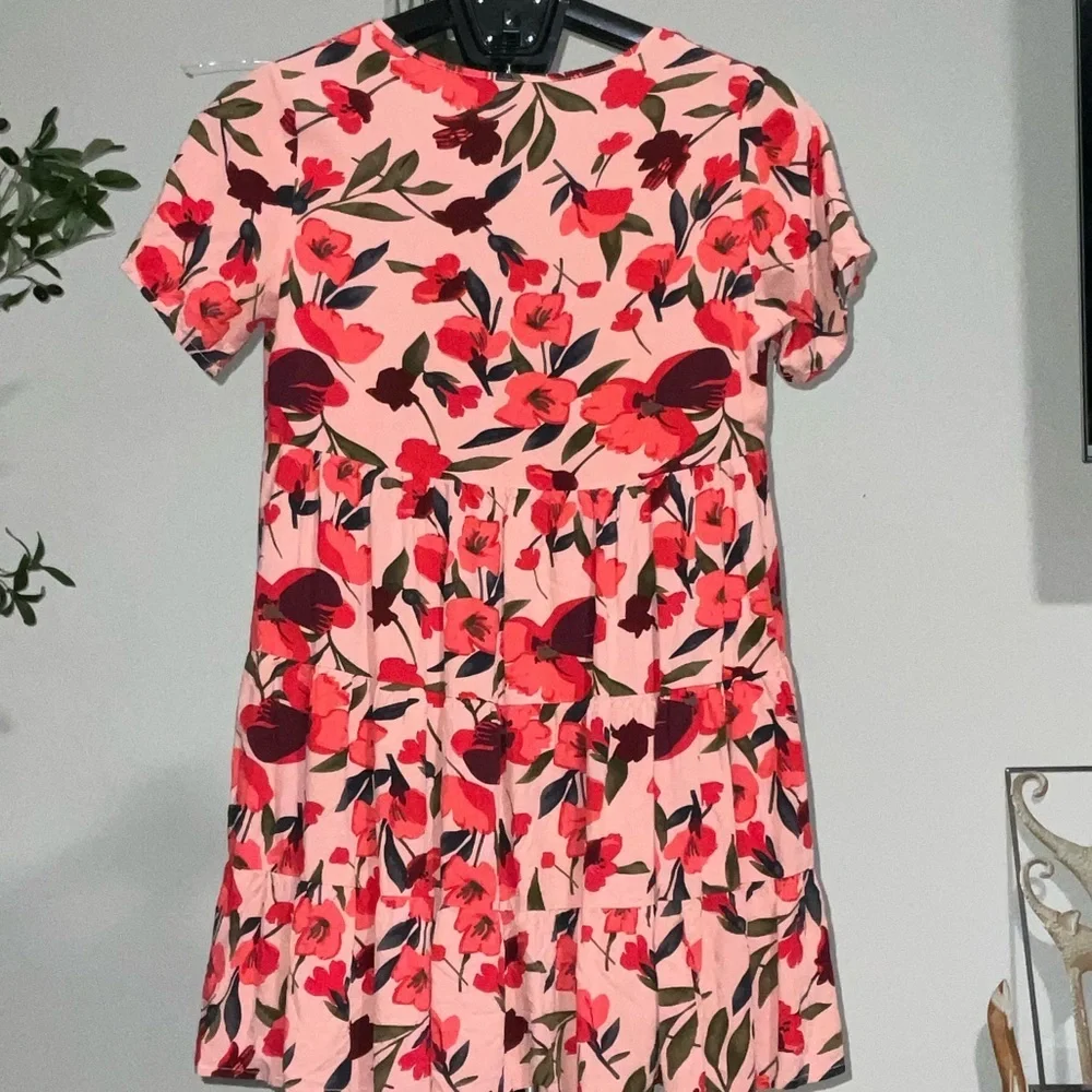 Vibrant Floral Midi Dress in Pink and Red - Picture 3 of 5